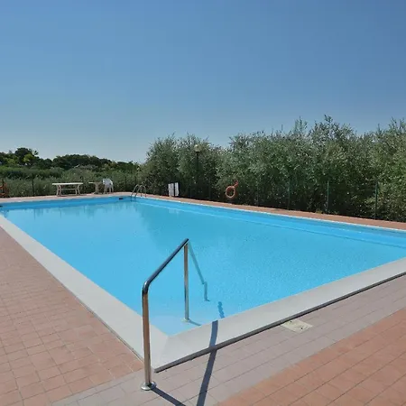 Joan Miro With Pool Μπαρντολίνο